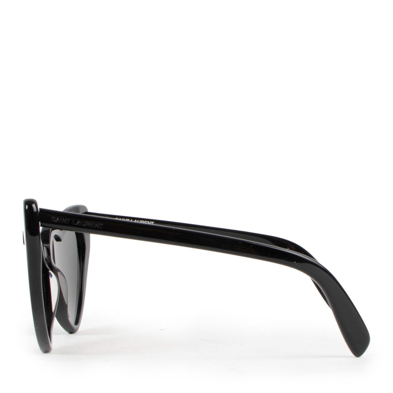 Shop safe online at Labellov in Antwerp these 100% authentic second hand Saint Laurent Black New Wave SL181 LouLou Sunglasses