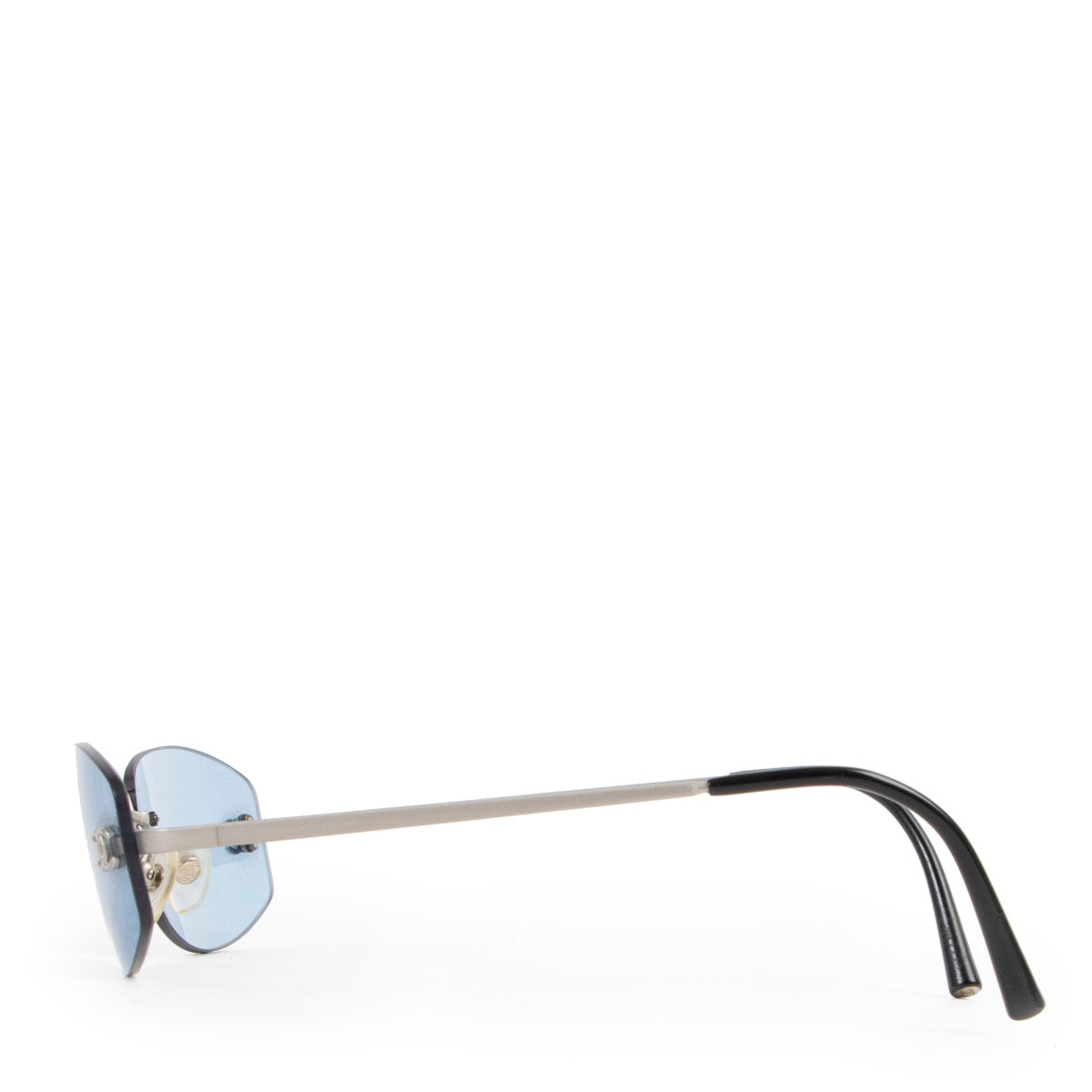 Shop safe online 100% authentic second hand Chanel Blue Retro Sunglasses at Labellov in Antwerp.