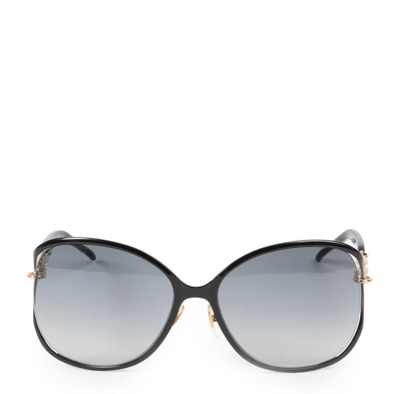 Shop online authentic Gucci black Sunglasses at the right price.