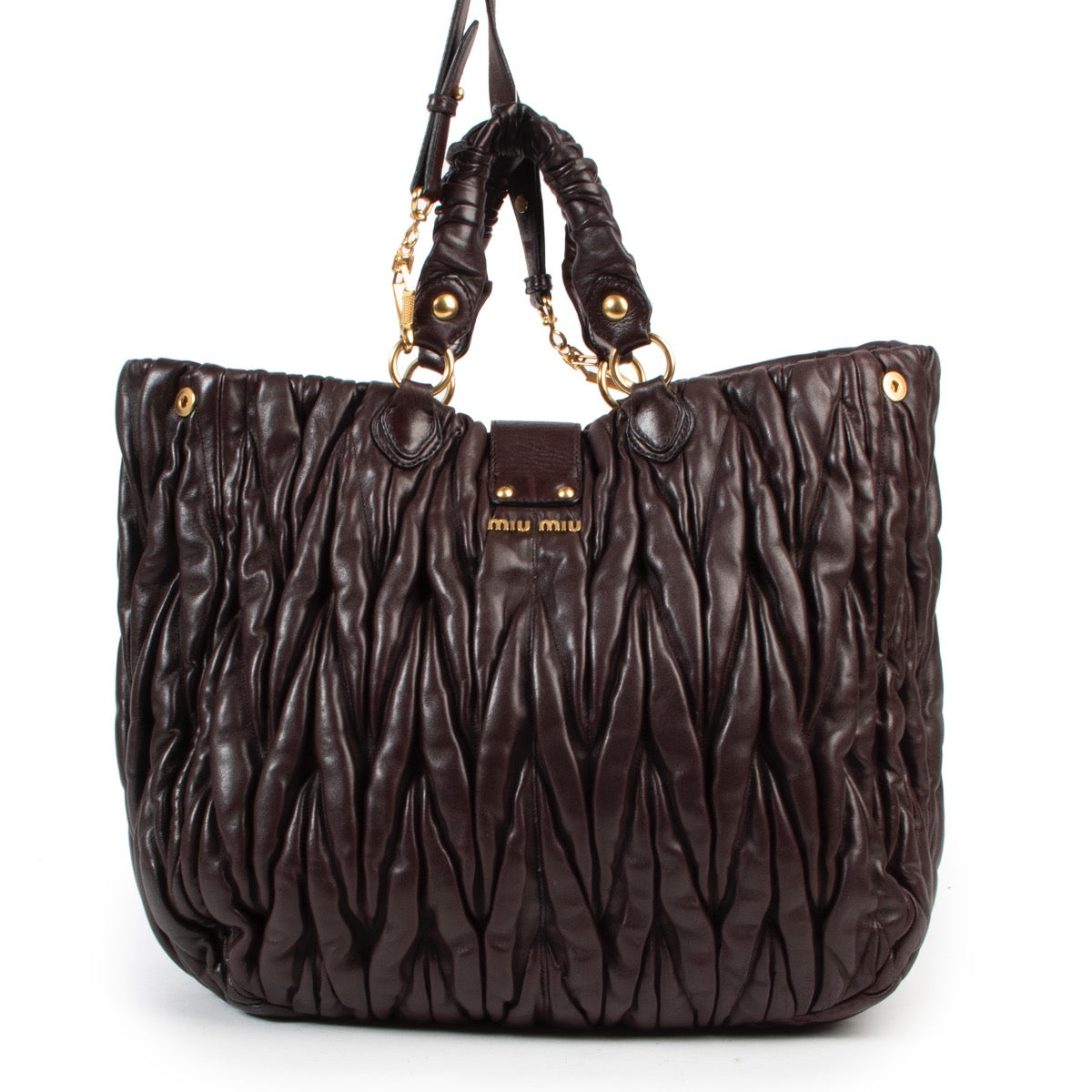 Achetez un authentique sac Mis Miu Matelasse en cuir brun d'occasion au juste prix.