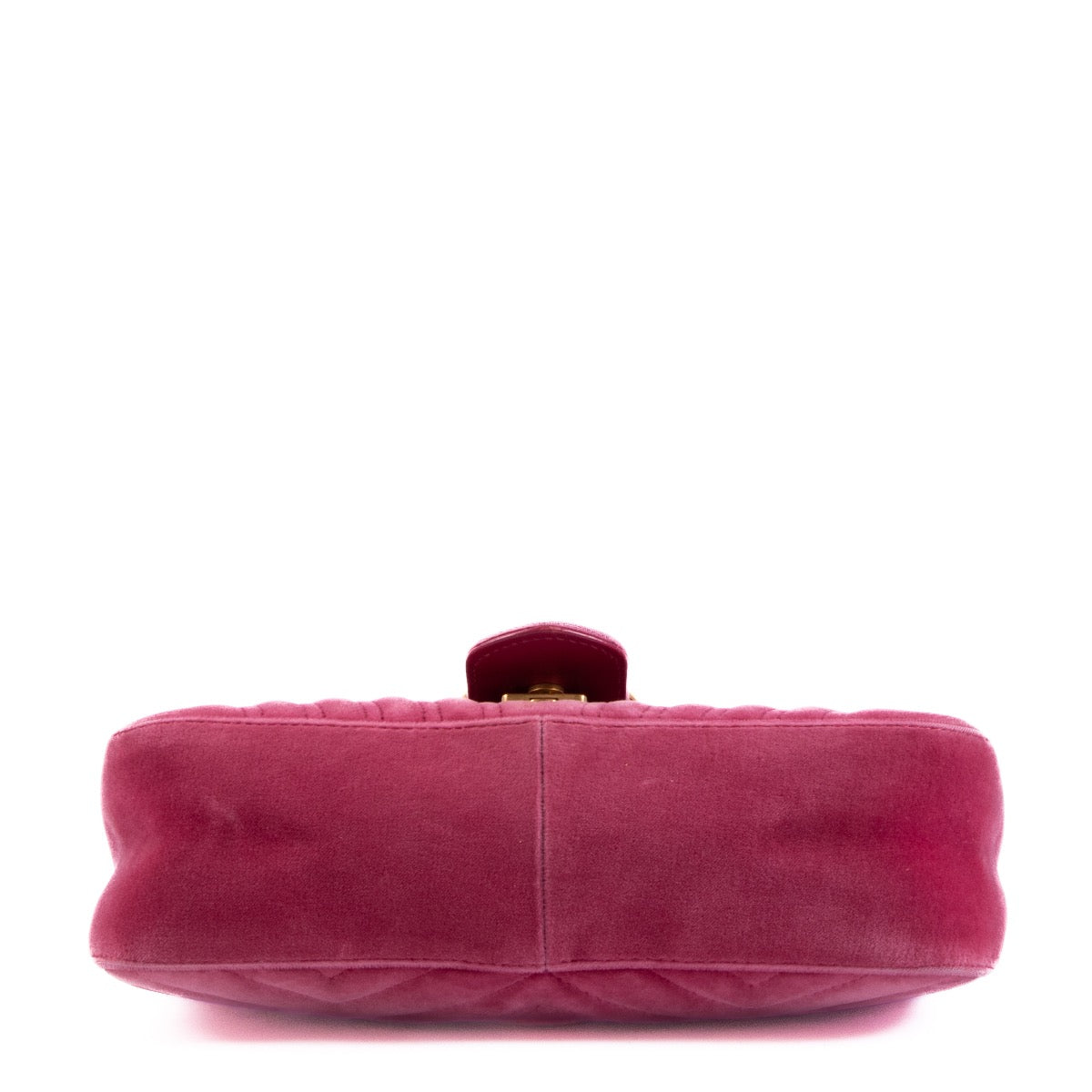 Shop safe online at Labellov in Antwerp this 100% authentic second hand Gucci Pink Velvet GG Small Marmont Crossbody