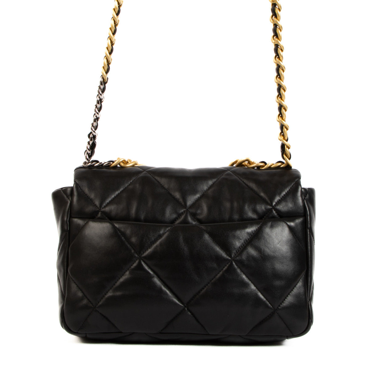 Chanel 19 Large Black Leather Bag kopen en verkopen aan de beste prijs bij Labellov tweedehands luxe in Antwerpen.