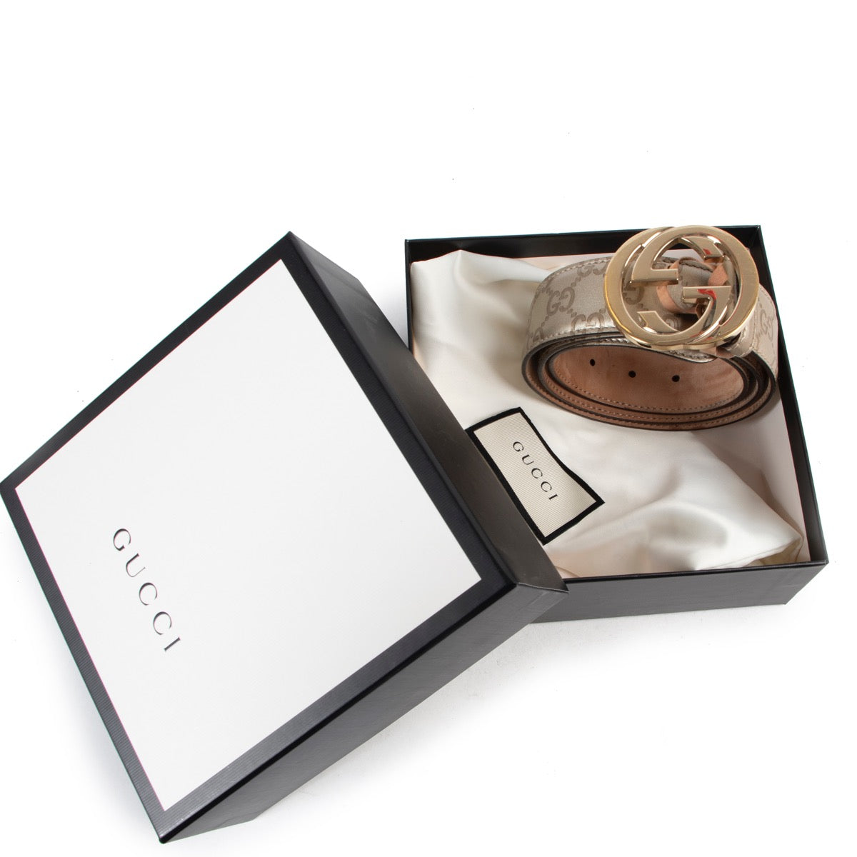 Buy authentic secondhand Gucci belts at Labellov vintage fashion webshop for the lowest price. Koop authentieke tweedehands Gucci ceintures bij Labellov vintage mode webshop aan de laagste prijs.