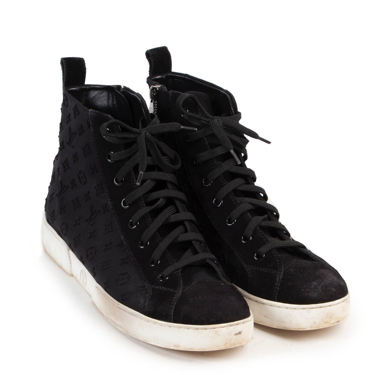 Buy and sell your designer items online or in store at Labellov. Buy these Louis Vuitton Stellar Black Ankle Sneakers at Labellov for a reasonable price online or in store.