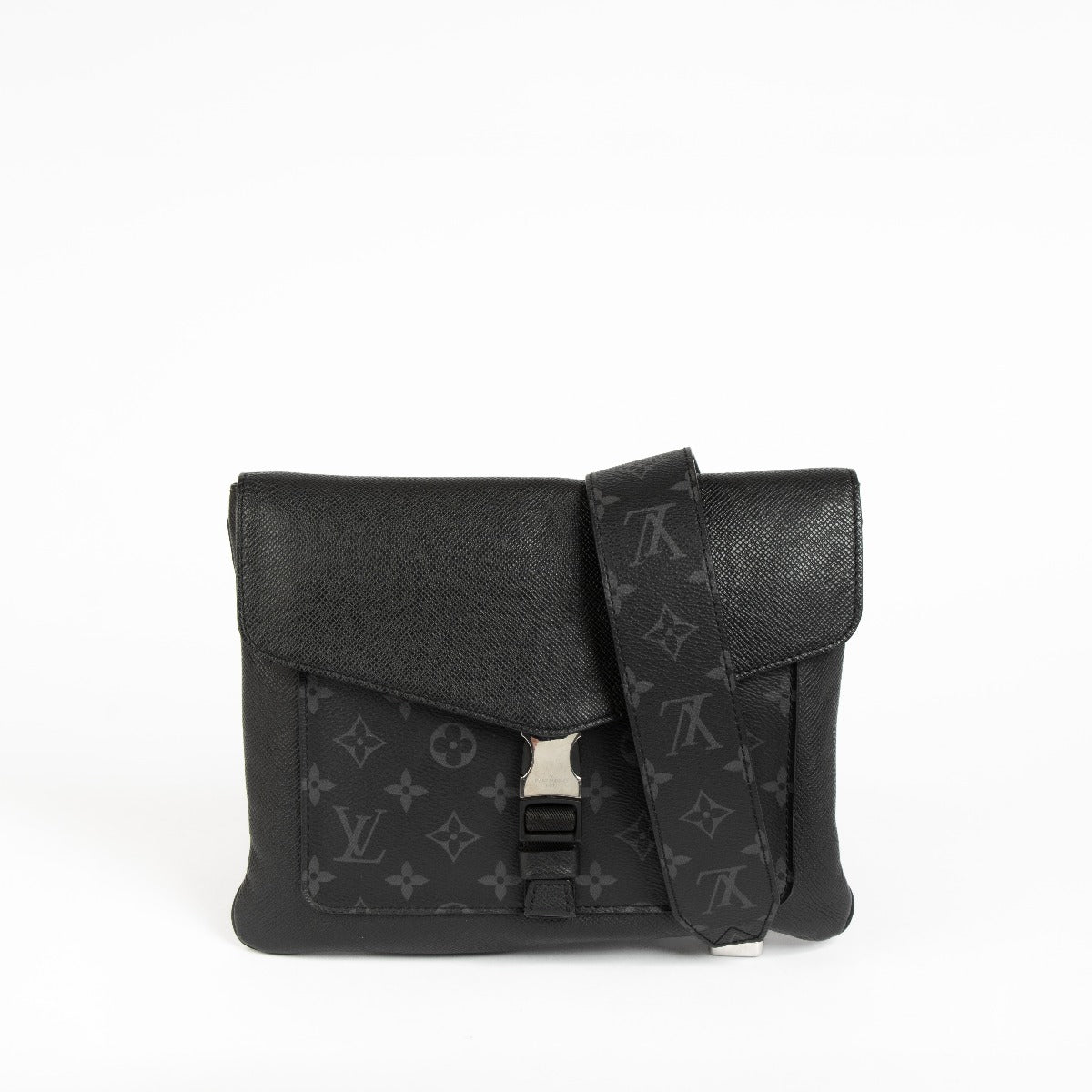 Louis Vuitton Taigrama Outdoor Flap Crossbody Bag – Labellov