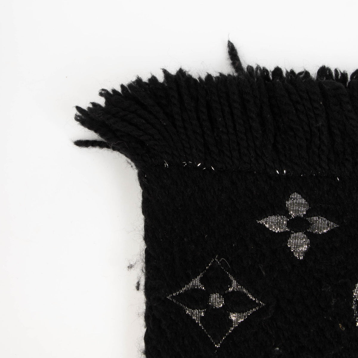 Shop this 100% authentic Louis Vuitton Black Logomania Scarf at Labellov.com