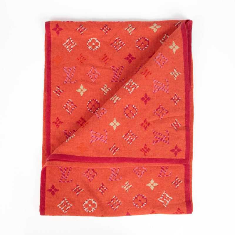 Shop this 100% authentic Louis Vuitton Rose Pop Monogram Scarf at Labellov.com