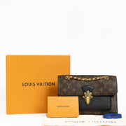 Authentic as-new Louis Vuitton Monogram Canvas Victoire Shoulder Bag on Labellov.com