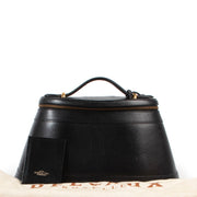 Achetez en ligne en toute sécurité un authentique sac de voyage Delvaux en cuir noir d'occasion.