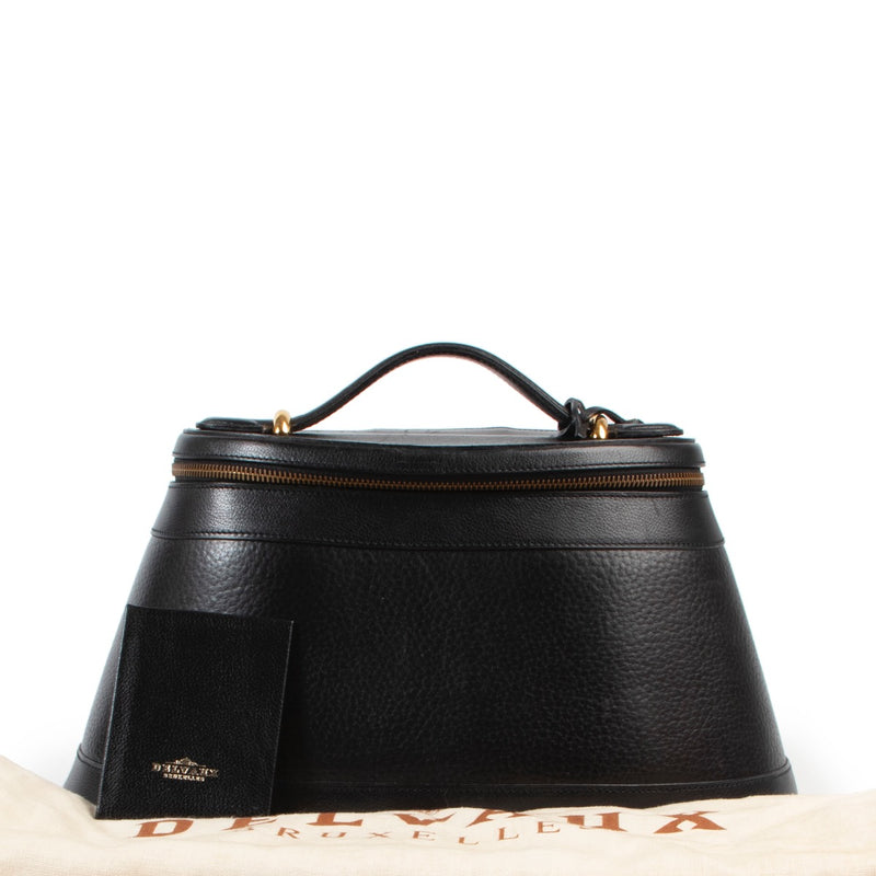 Achetez en ligne en toute sécurité un authentique sac de voyage Delvaux en cuir noir d'occasion.
