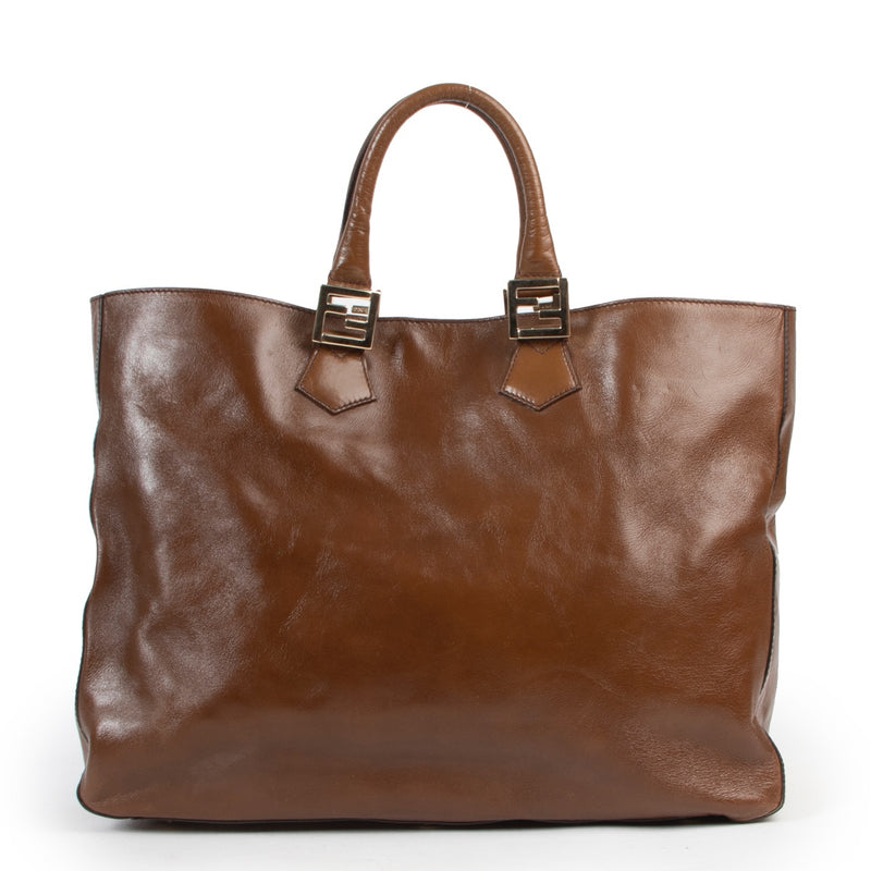Shop safe online authentic Fendi Brown Patent Leather Top Handle Bag at the right price.