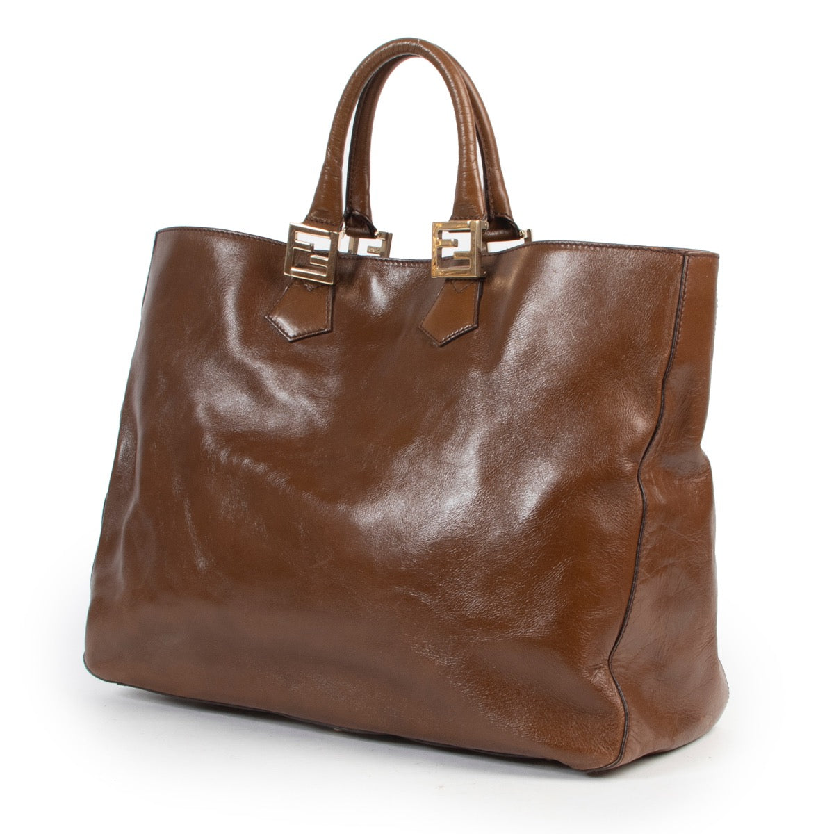 Achetez en ligne second main en toute sécurité ce sac Fendi en cuir brun chez Labellov.Com.
