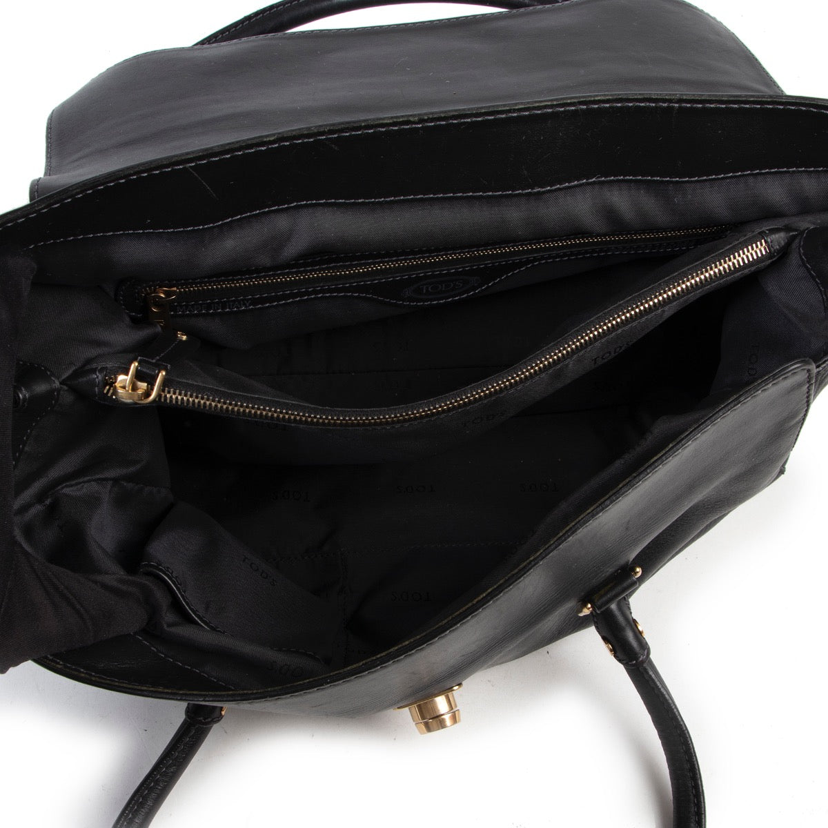 Shop safe online second hand Tods Black Shoulder Bag at Labellov.com.