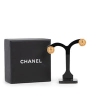 Veilig online kopen van authentieke Chanel goud oorbellen aan de juiste prijs