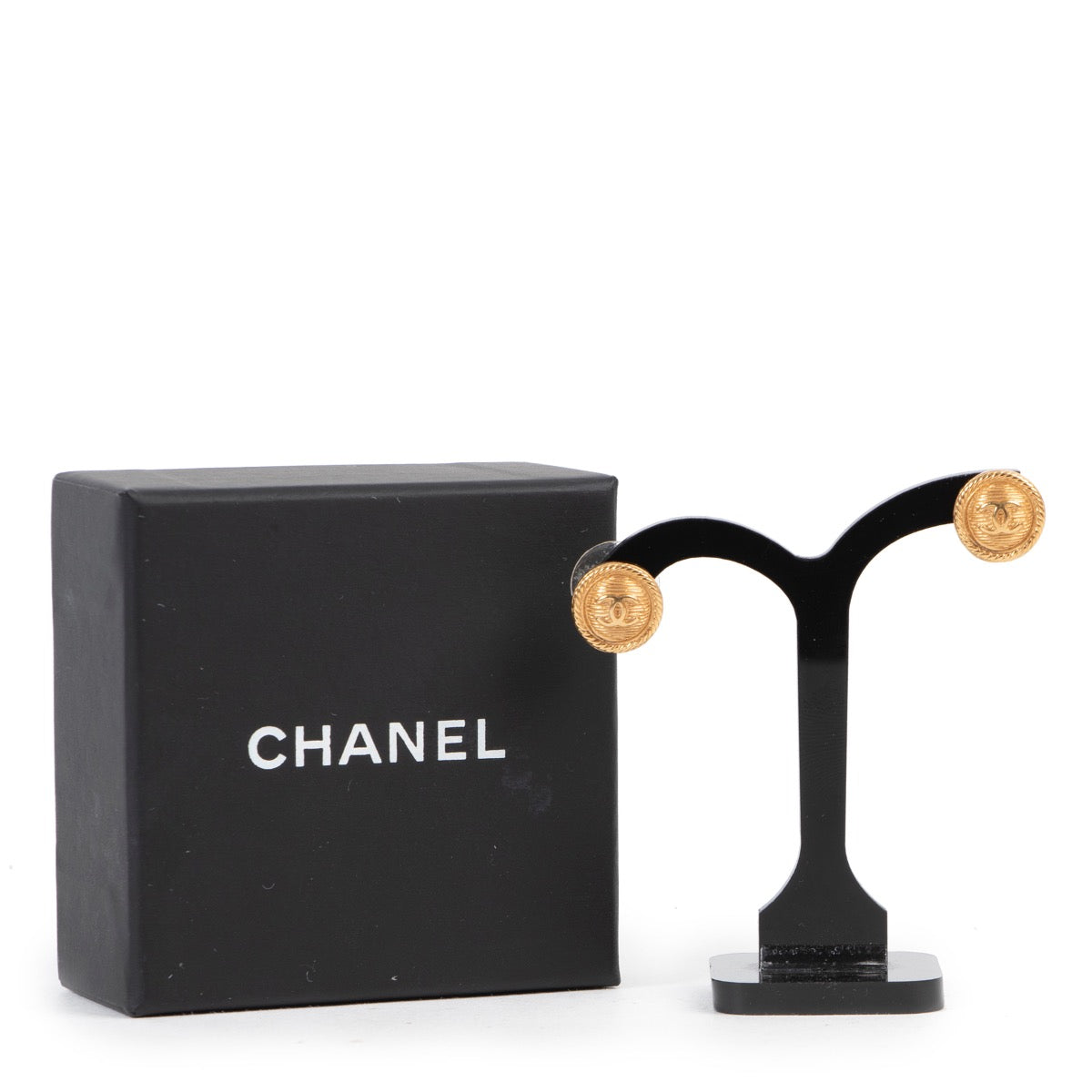Veilig online kopen van authentieke Chanel goud oorbellen aan de juiste prijs