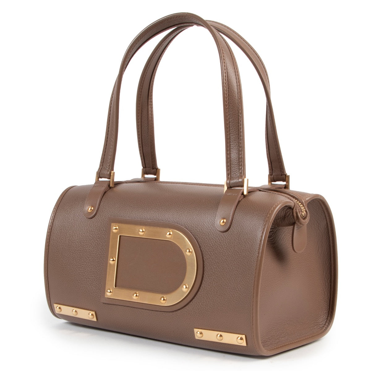 Achetez en ligne second main un sac Delvaux Astrid en très bon état.