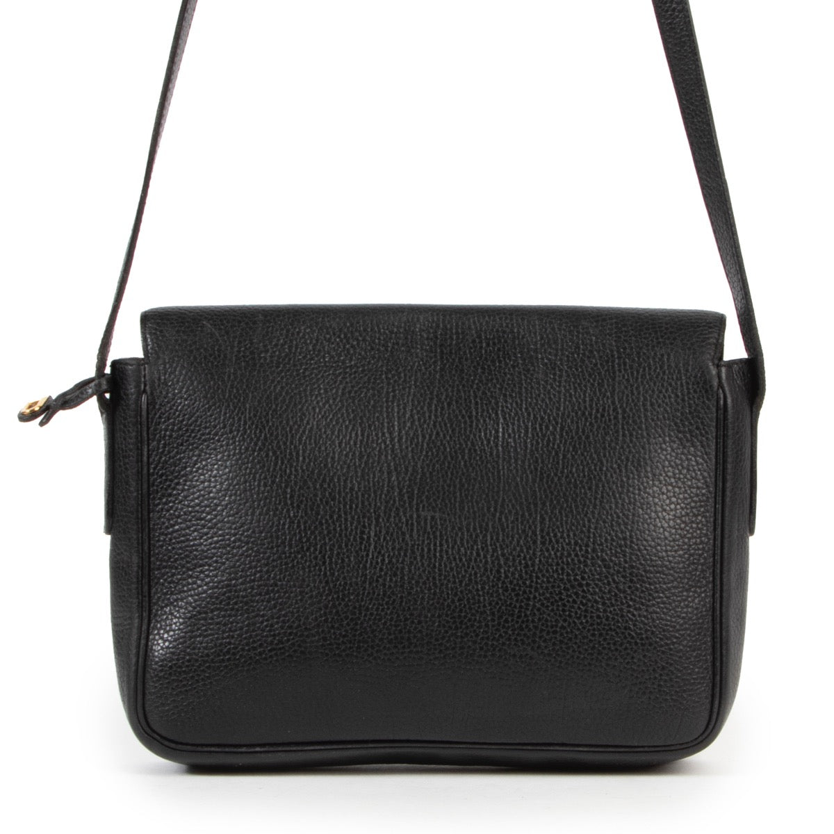 Achetez en ligne second main ce sac Delvaux en cuir noir chez labellov.com.
