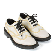 Shop safe online at Labellov in Antwerp, Brussels and Knokke this 100% authentic second hand Burberry White Leather Oxford Shoes - Size 37,5