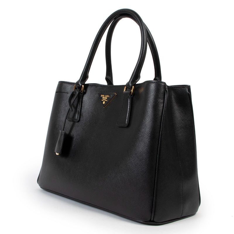 Shop authentic second hand Prada BN1874 Saffiano Lux Medium Shopper Tote Bag at Labellov