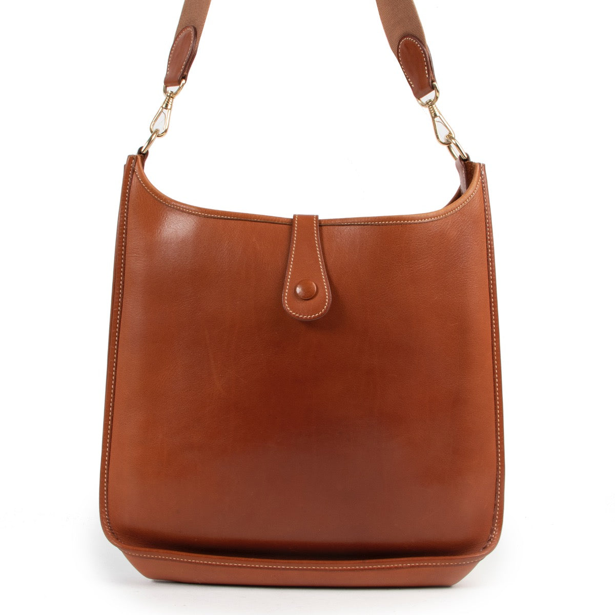 Shop this Hermès Evelyne Brown Bag online or in store at Labellov Antwerp for a reasonable price. This Hermès Evelyne Brown Bag is in very good condition available.