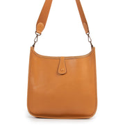Shop safe online 100% authentic second hand Hermès Cognac Evelyne 33 Bag in very good condition at the right price at Labellov in Antwerp.