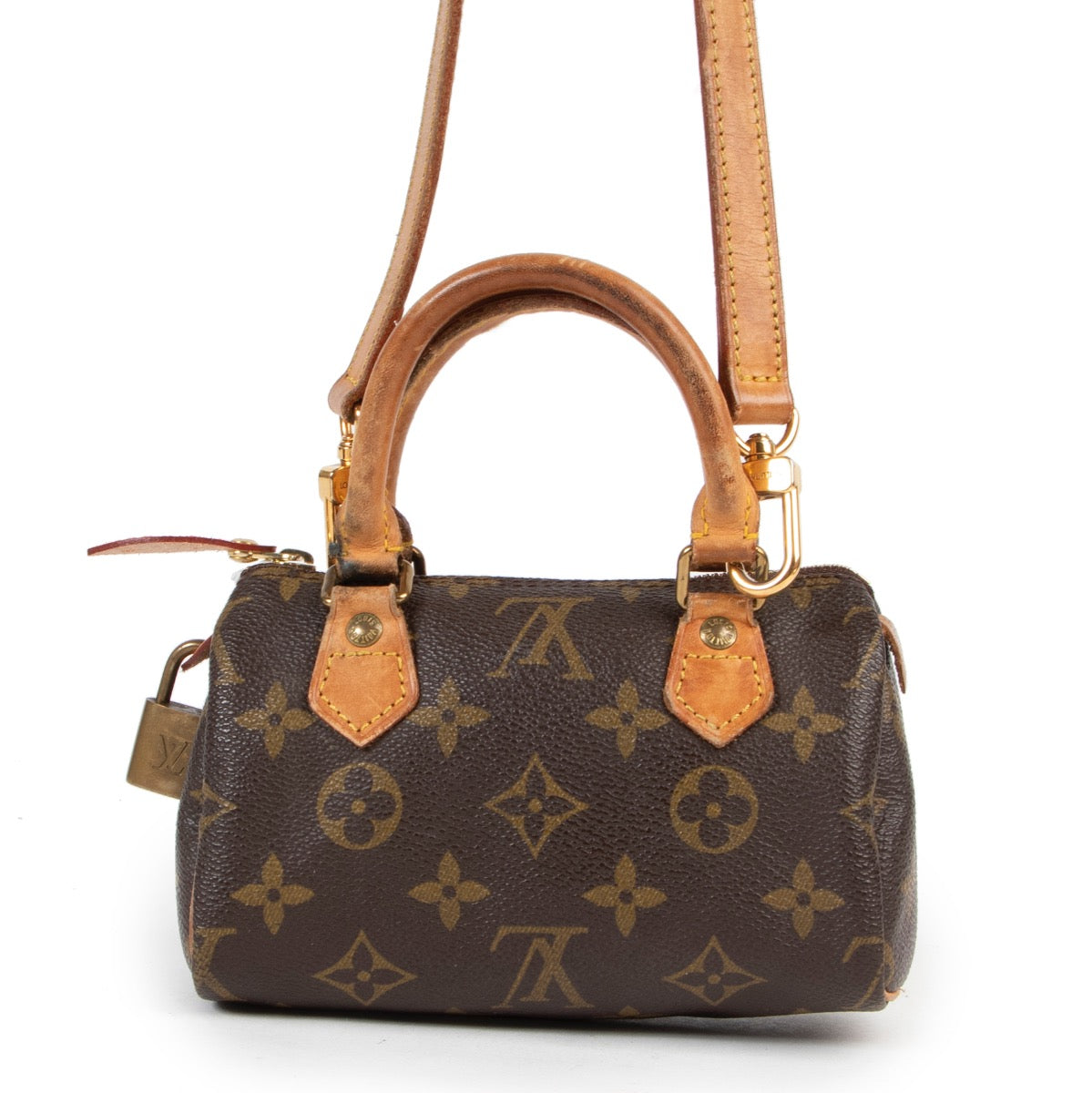 Buy authentic secondhand Louis Vuitton bags at Labellov vintage fashion webshop for the lowest price. Koop authentieke tweedehands Louis Vuitton tassen bij Labellov vintage mode webshop aan de laagste prijs.