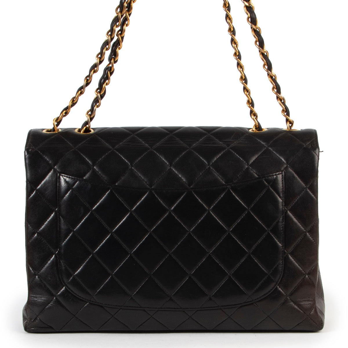 Achetez en ligne en toute sécurité ce sac Chanel classic flap bag noir chez Labellov.com.