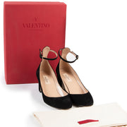Veilig online kopen van authentieke Valentino Garavani Black Suede Pumps in size 36.5
