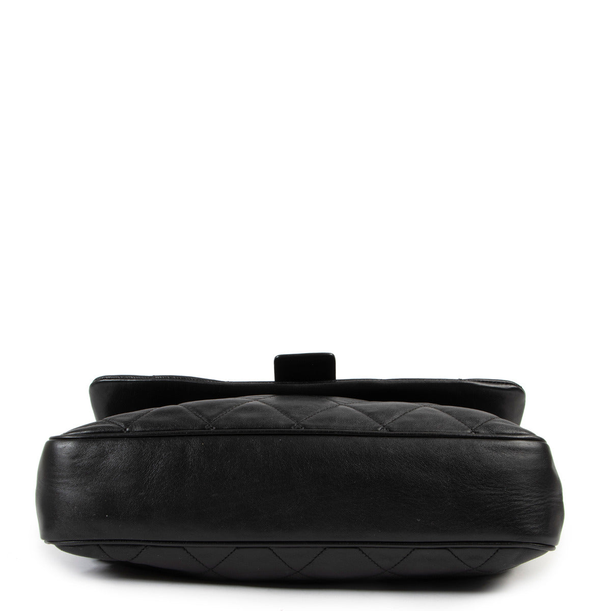 Sac Chanel en cuir d'agneau matelassé noir