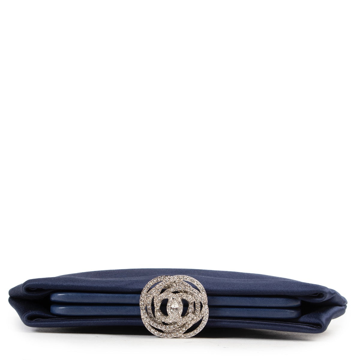 Find this Chanel Blue Clutch in perfect condition at Labellov Antwerp.