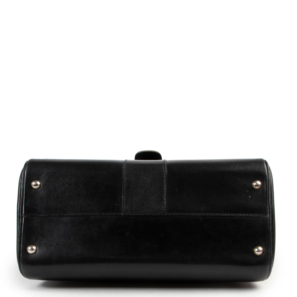 Shop this Delvaux Black Brillant MM at Labellov in Antwerp online or in store.