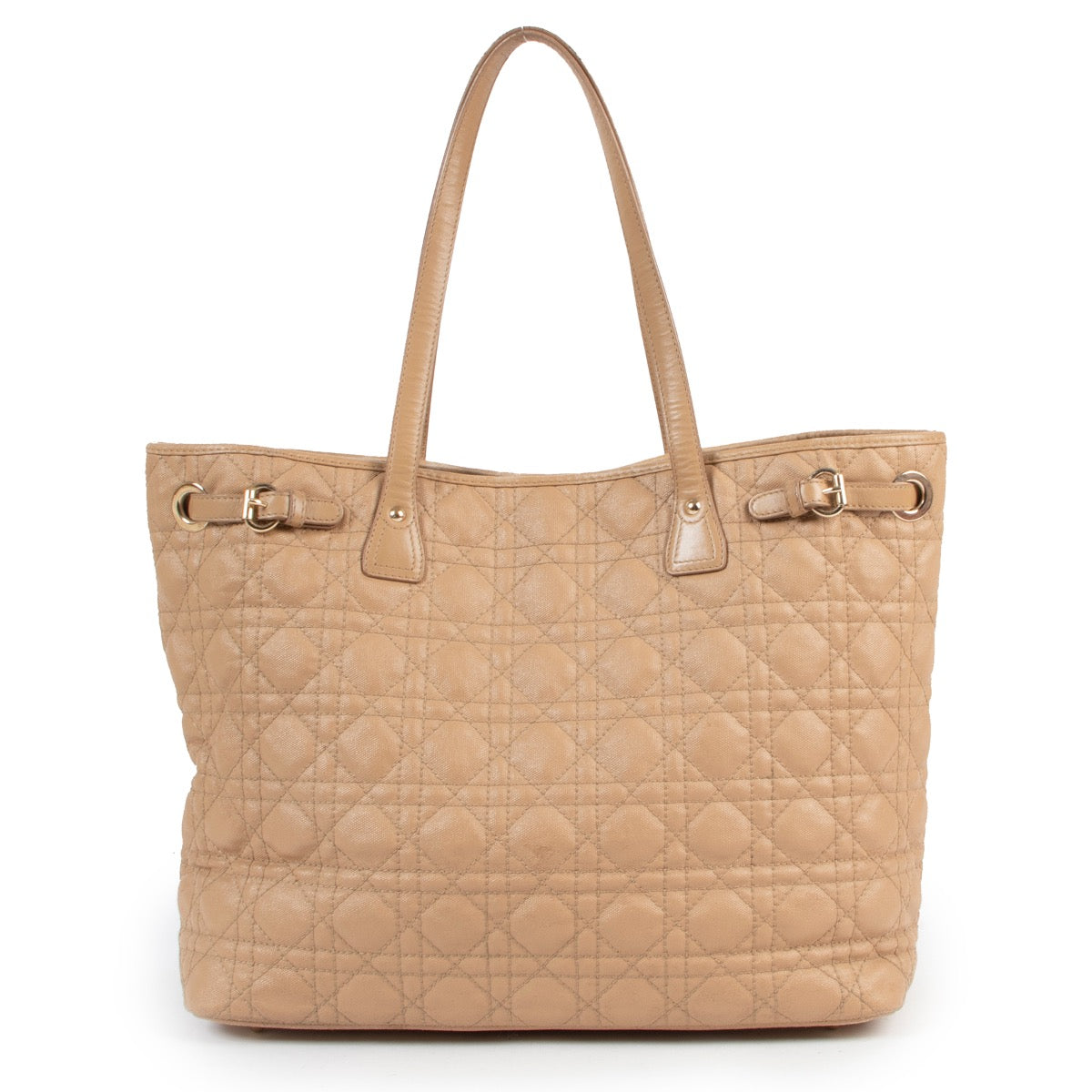 Achetez en ligne second main ce sac Christian Dior crème lady dior shopper.