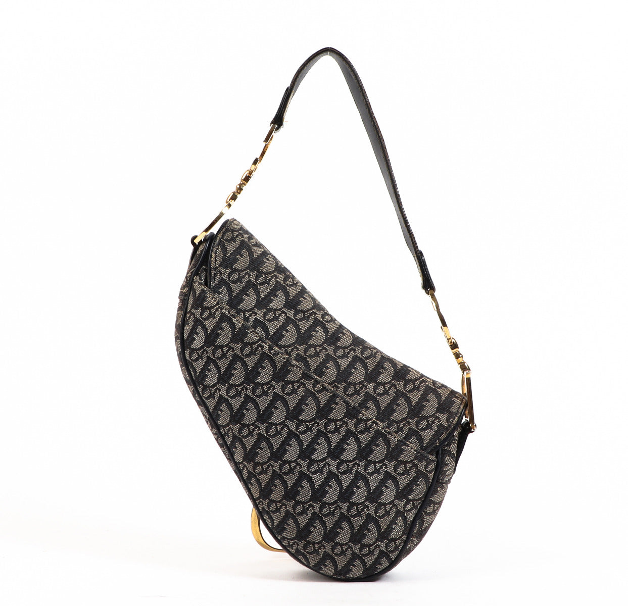Shop authentic second hand Dior Saddle Bag on labellov.com