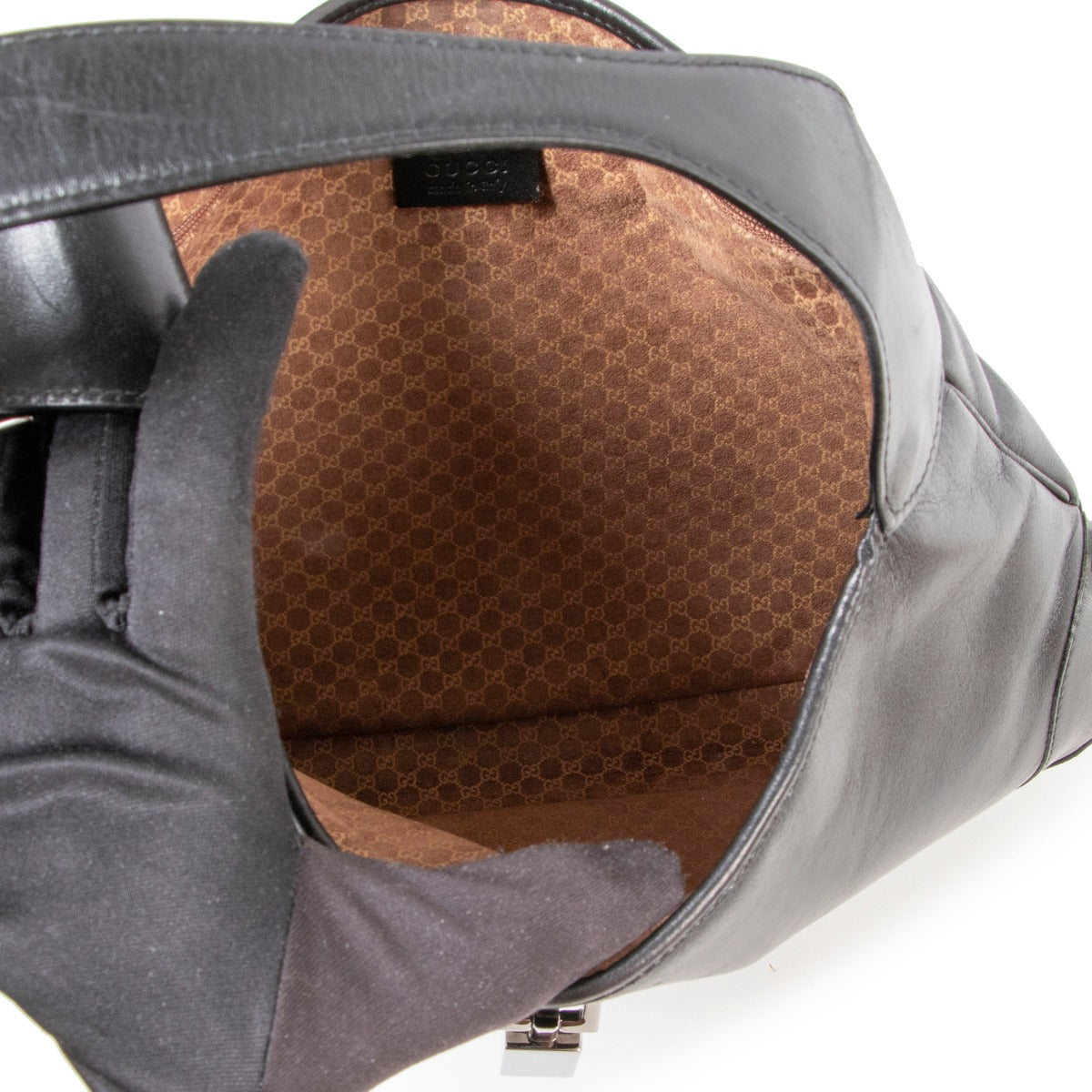 Achetez l'authentique sac hobo moyen Gucci Black Leather Jackie 1961 d'occasion en ligne en toute sécurité