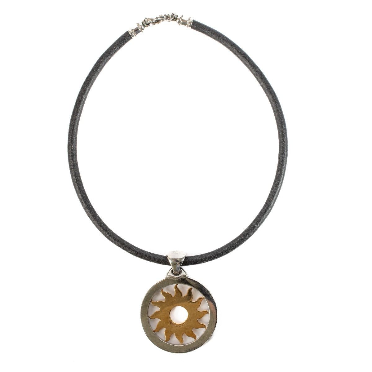 Shop safe online at Labellov in Antwerp, Brussels and Knokke this 100% authentic second hand Bulgari Gold/Silver Tondo Necklace