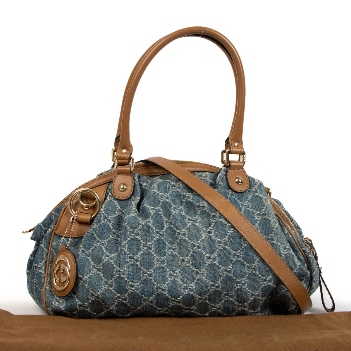 Shop safe online at Labellov in Antwerp, Brussels and Knokke this 100% authentic second hand Gucci Denim GG Canvas Sukey Tote Shoulder Bag