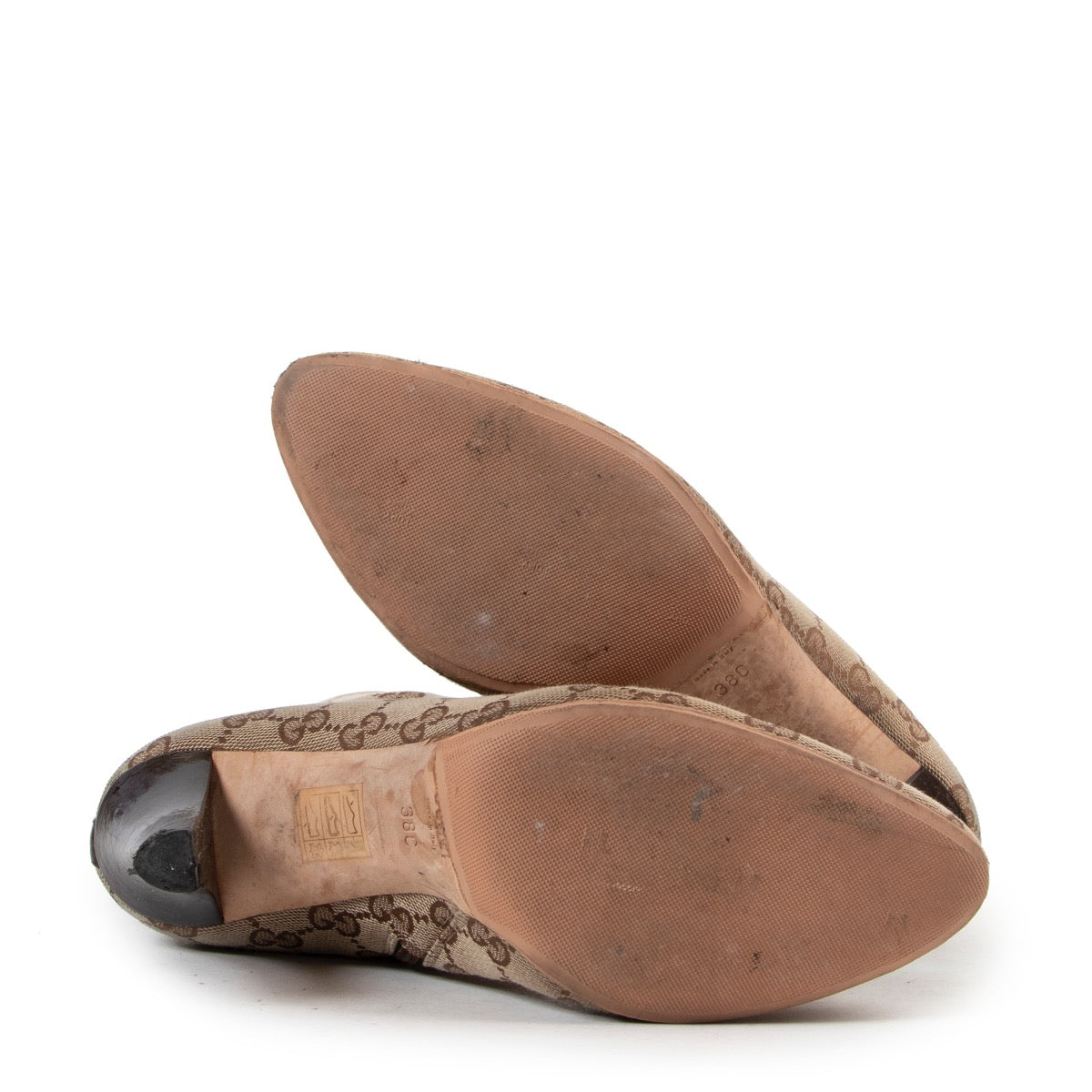 Achetez en ligne second main ce chaussures Gucci monogram en taille 38 chez Labellov.com.