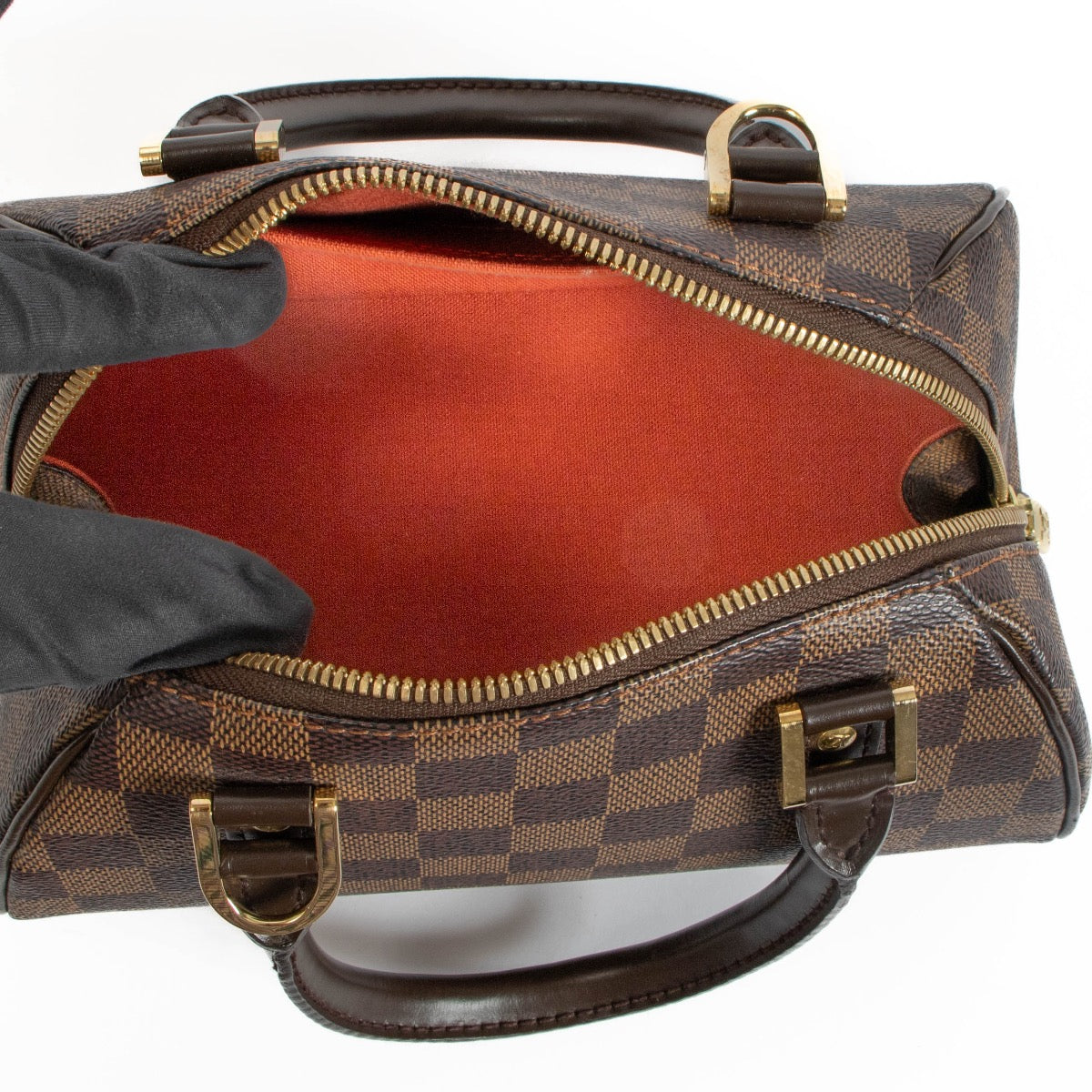 Shop safe online at Labellov in Antwerp, Brussels and Knokke this 100% authentic second hand Louis Vuitton Damier Ebene Canvas PM Ribera Top Handle