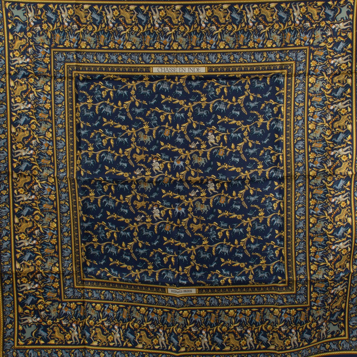 Shop safe online at Labellov in Antwerp, Brussels and Knokke this 100% authentic second hand Hermès Multicolor Chasse En Inde Silk Carré 90 Scarf. veilig online tweedehands authentieke Hermès Multicolor Chasse En Inde Silk Carré 90 sjaal kopen bij Labello