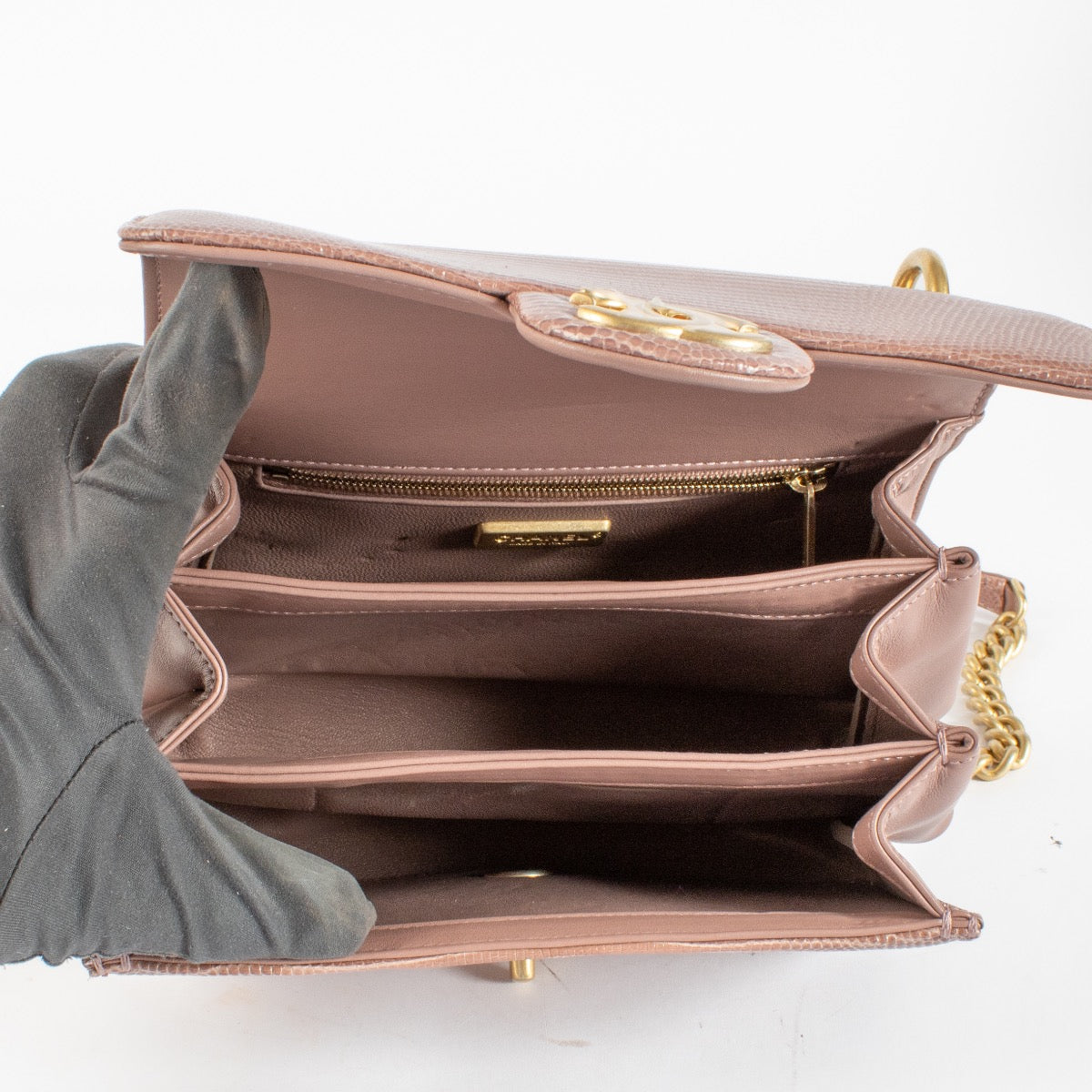 shop 100% authentic second hand Chanel Oud Rose Lizard Flap Bag on Labellov.com