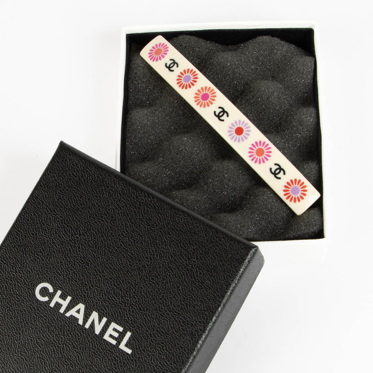 Chanel White Daisy Hair Clip