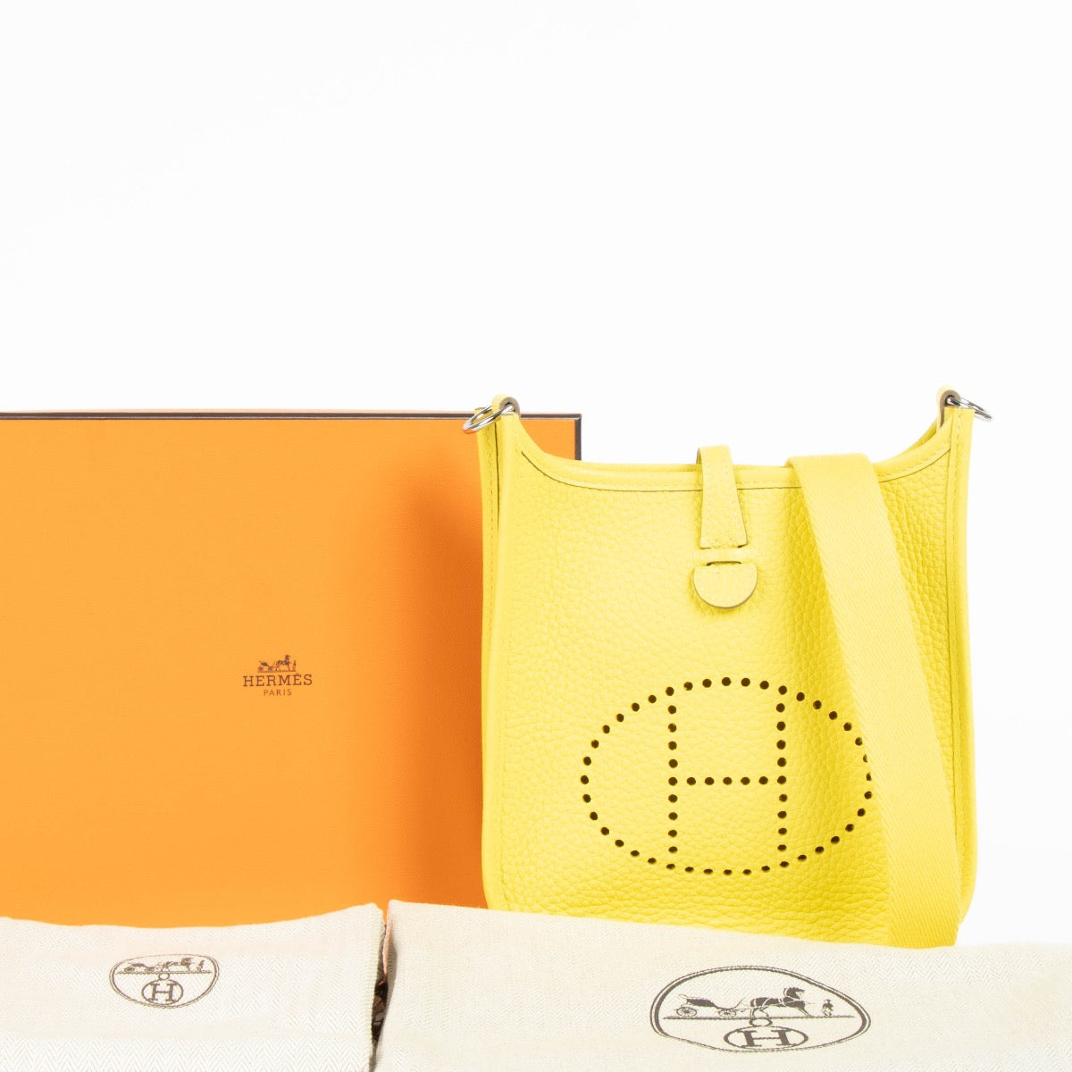 Shop this 100% authentic Hermès Evelyne 16 Lime Clemence PHW Bag (Stamp U 2022) at Labellov.com
