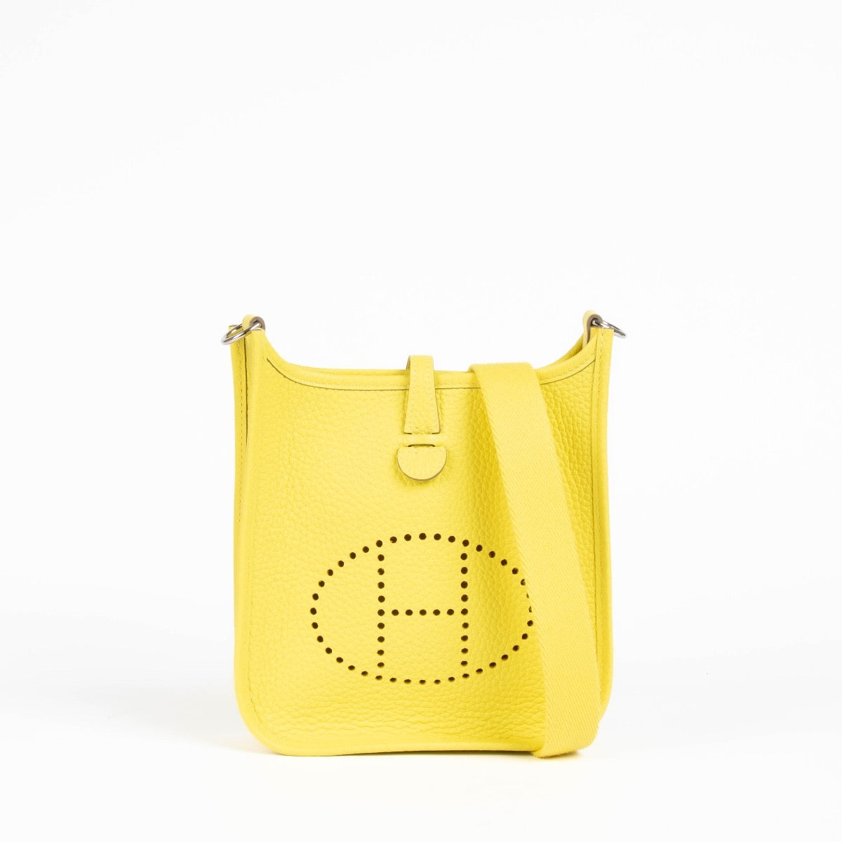 Shop this 100% authentic Hermès Evelyne 16 Lime Clemence PHW Bag (Stamp U 2022) at Labellov.com