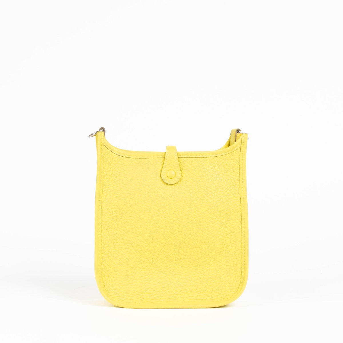 Shop this 100% authentic Hermès Evelyne 16 Lime Clemence PHW Bag (Stamp U 2022) at Labellov.com