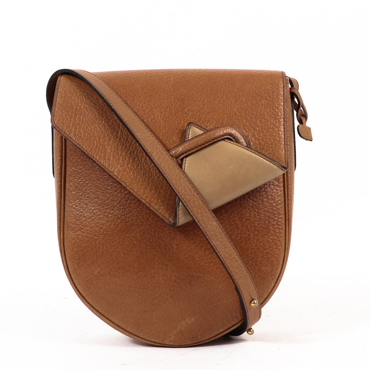 Shop safe online at Labellov in Antwerp this 100% authentic second hand Delvaux Cognac Pebbled Leather Shoulder Bag
