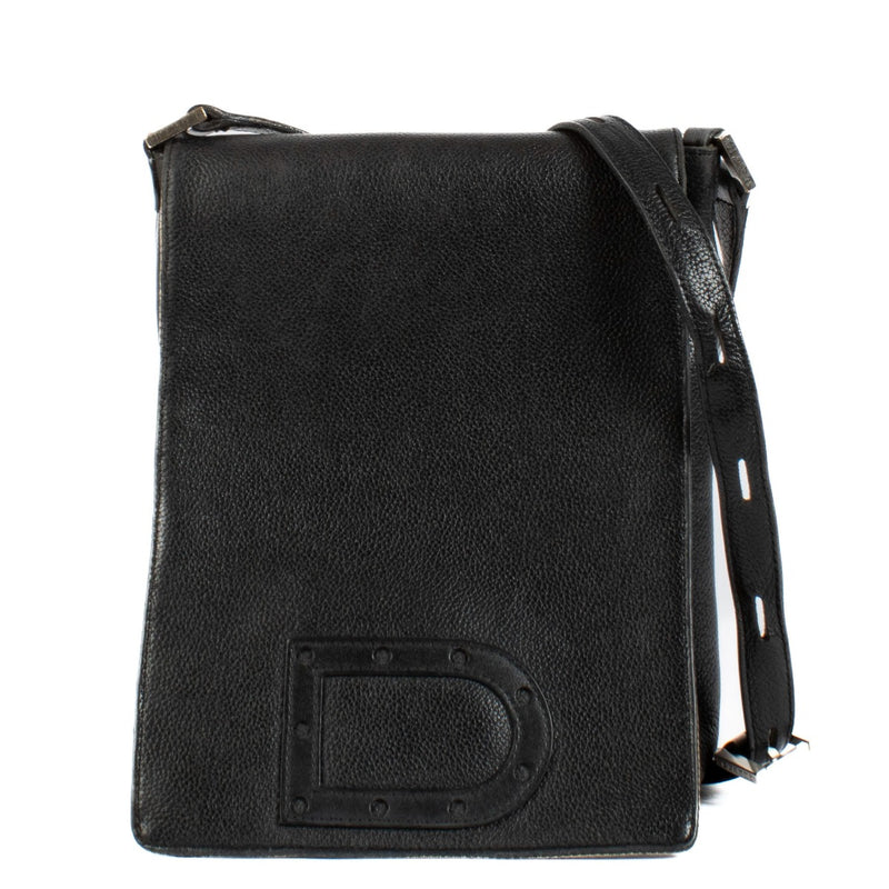 Shop safe online at Labellov in Antwerp, Brussels and Knokke this 100% authentic second hand Delvaux Black Louise Baudrier PM Crossbody Bag