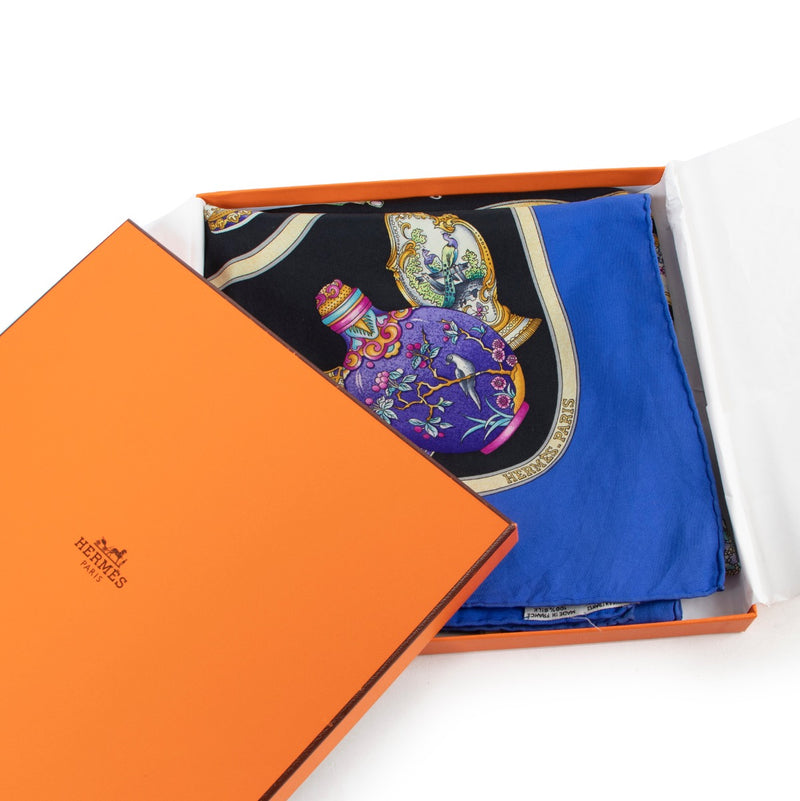 Veilig online kopen van authentieke Hermès Multicolor Qu'importe Le Flacon zijde sjaal.