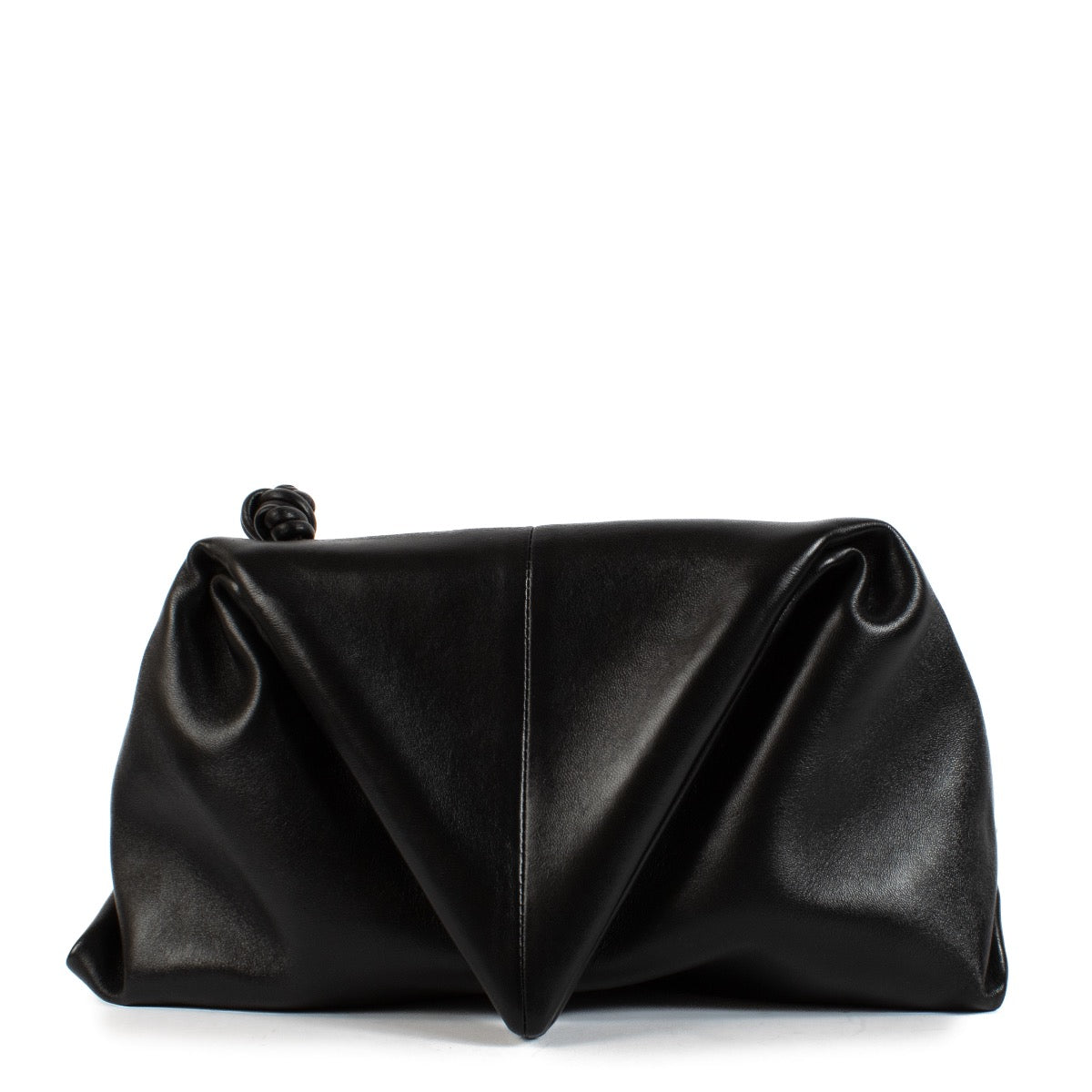 Shop safe online at Labellov in Antwerp, Brussels and Knokke this 100% authentic second hand Bottega Veneta Black Leather Trine Angular Envelope Clutch Bag