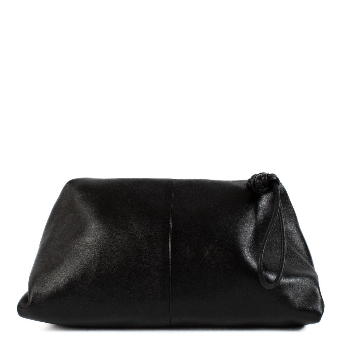 Shop safe online at Labellov in Antwerp, Brussels and Knokke this 100% authentic second hand Bottega Veneta Black Leather Trine Angular Envelope Clutch Bag