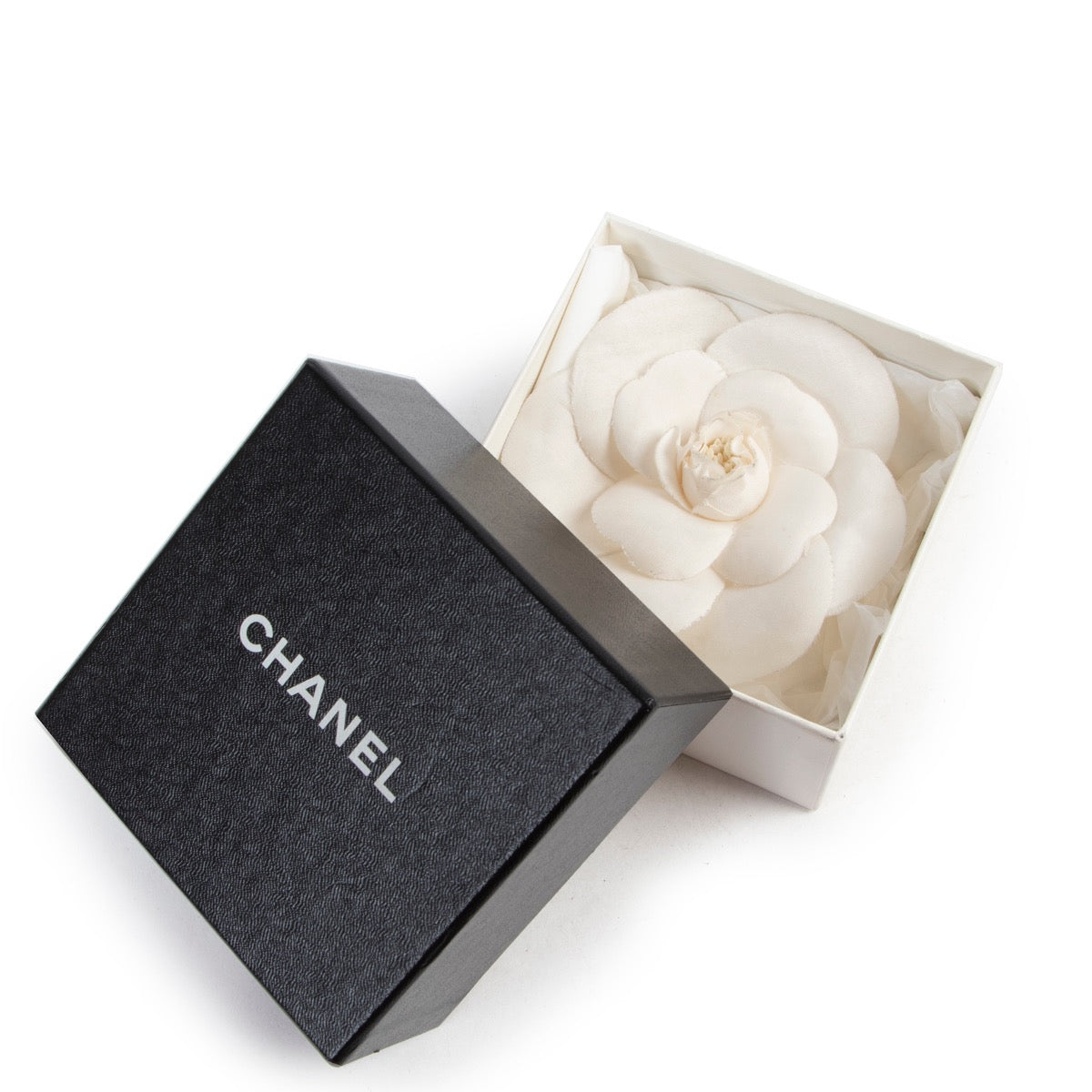 secondhand Chanel Camelia flower